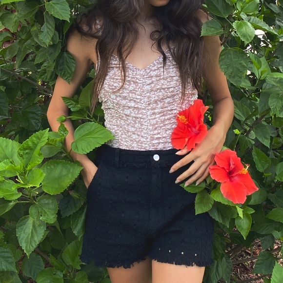 Sleeveless Ruching bodysuit. - Picture 2 of 6